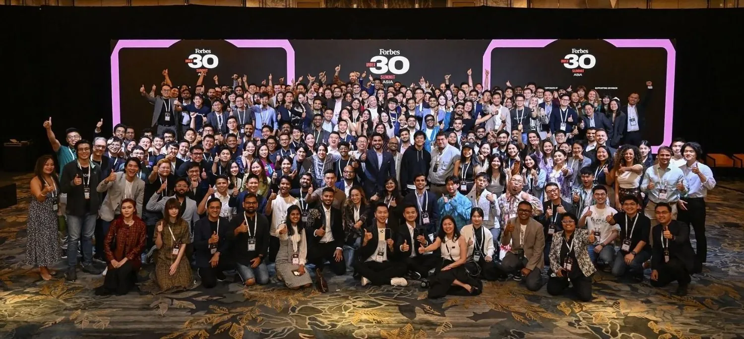 Group photo at the Forbes Under 30 Summit.